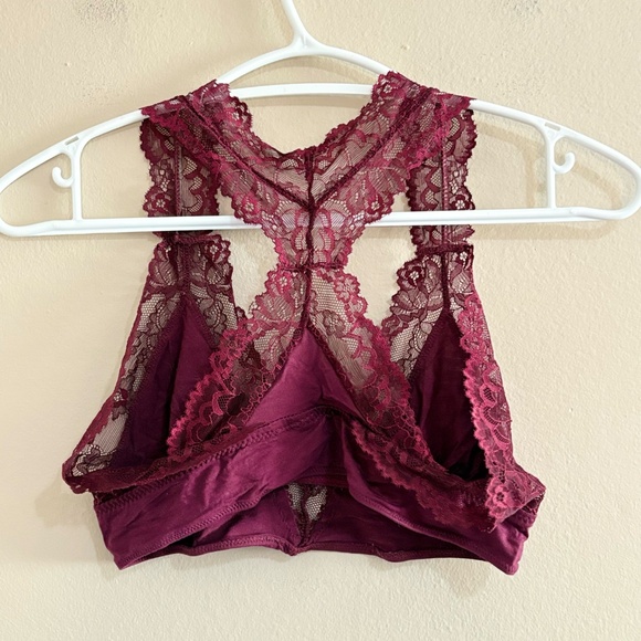 4/$10🎄Deep Red Lace Bralette with Plunging Neckline & Racer Back - Picture 7 of 12